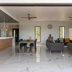 Vini Bora Villa Bora Bora