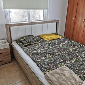 Flemigks 1 Bedroom Apartment Larnaca